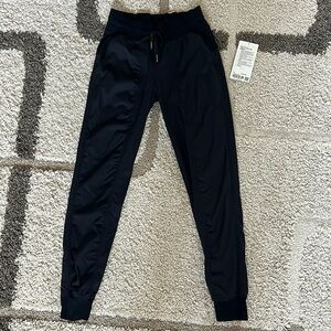 Lululemon Dance Studio Pant, size 4, Black